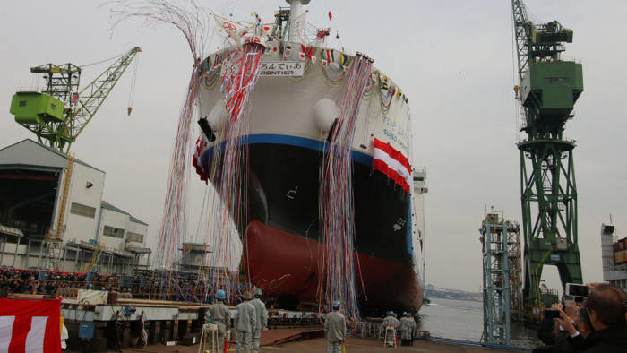 El barco de 8,000 toneladas fabricado por Kawasaki Heavy Industries