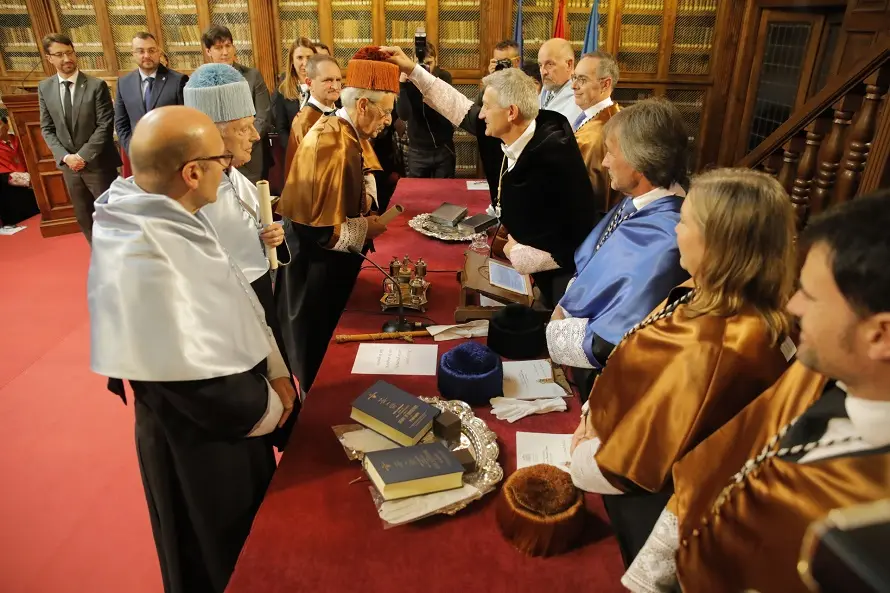 Peter, Burke, Gregory, Ludkovsky, doctores, Honoris, Causa