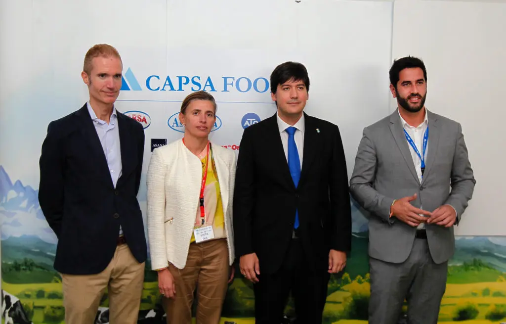 José Armando Tellado ( Director General de CAPSA FOOD), Eva Pando ( Directora General del IDEPA), Borja Sanchez ( Consejero de Ciencia, Innovación y Universidad del Gobierno del Principado de Asturias) y Ruben Hidalgo ( Director de Ecosistemas de Innovación y Emprendimiento de CASPA FOOD)