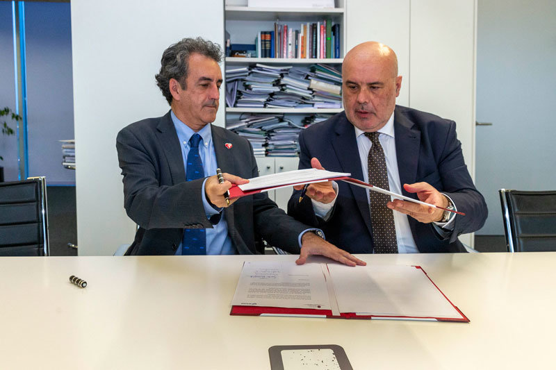 Consejero de Industria, Francisco Martín, y el presidente de ENUSA, José Vicente Berlanga | Fuente: Gobierno de Cantabria