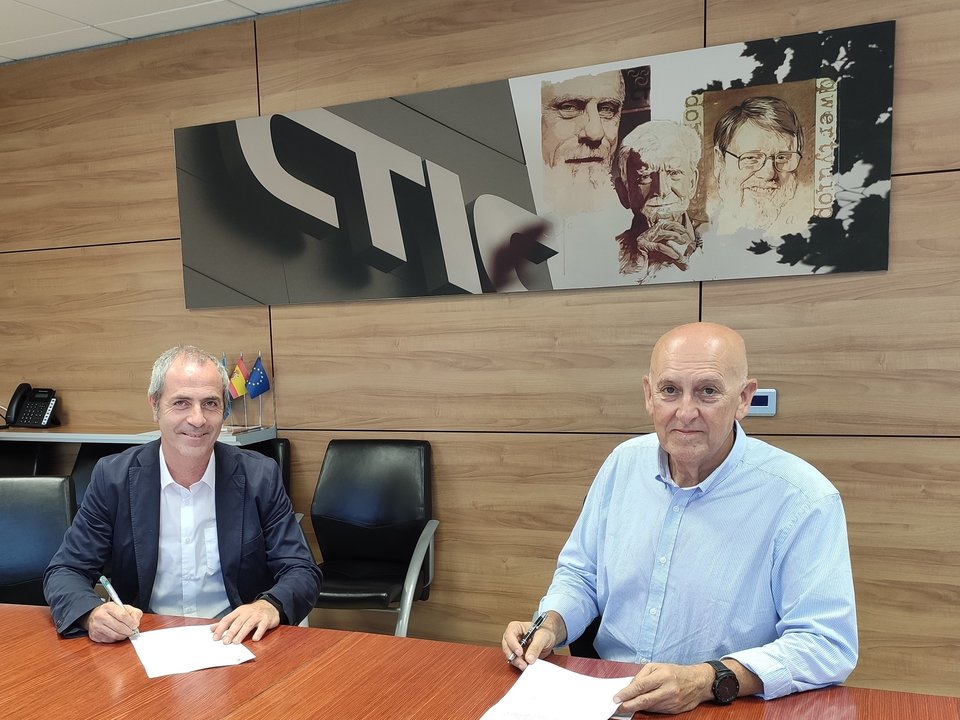 Patricio Arias, presidente del Cluster TIC Asturias y Pablo Priesca, Director General de CTIC Centro Tecnológico.  