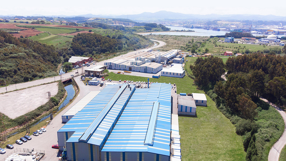 Vista aérea de una de las instalaciones que Aleastur tiene en Asturias / aleasturgroup.com