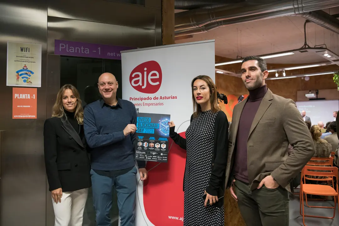 De izquierda a derecha: Paola Morán, Alberto Levy, Cristina Carrascosa y Daniel Díez durante el Blockchain Day.