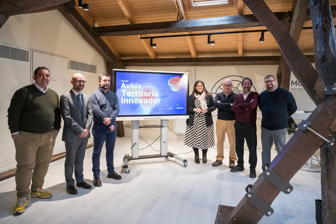 Marco Laucelli (Galeo), Iván Aitor Lucas del Amo (Gobierno de Asturias), Manuel Campa (Ayuntamiento de Avilés), Azahara González (Sialtrónica), Luis García (Trelia Data), Sergio Baragaño (ROOM2030) y Carlos Vega (Conecta) / Marta Martín