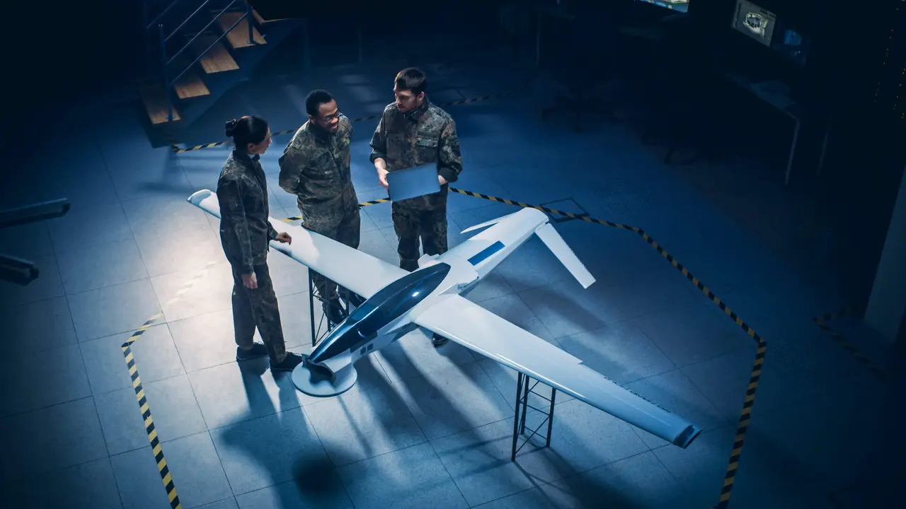 Espa&ntilde;a lleva al flanco este de Europa drones, sat&eacute;lites y criptograf&iacute;a mientras Polonia acelera su modernizaci&oacute;n militar