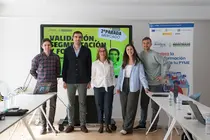 De izquierda a derecha: Gaspar Fern&aacute;ndez, cofundador de El Camale&oacute;n de Rubik; Miguel Linera, ponente en el encuentro por ser un ejemplo de emprendedor; Gemma Fern&aacute;ndez, responsable de la Oficina de Transformaci&oacute;n Digital; Noemi Goil&oacute;n, responsable de Formaci&oacute;n y Transformaci&oacute;n Digital; y &Aacute;ngel Dom&iacute;nguez-Gil, cofundador de El Camale&oacute;n de Rubik / Marta Mart&iacute;n