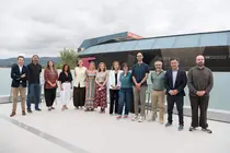 Foto de familia con todos los participantes de la sexta edici&oacute;n de LOGOS, en el nuevo pabell&oacute;n de Caja Rural de Asturias de la FIDMA / Fotos de Marta Mart&iacute;n