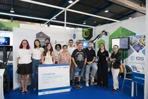 Foto de familia con los representantes de algunas de las empresas que participan en la V edici&oacute;n del Showroom Tecnol&oacute;gico organizado por la Oficina Acelera Pyme del Colegio Oficial de Ingenieros Industriales de Asturias (OAP COIIAS) / Marta Mart&iacute;n