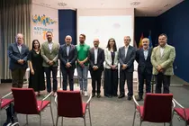 Foto de familia con todos los participantes del evento organizado por IDONIAL en el pabell&oacute;n del Principado de la Feria Internacional De Muestras de Asturias (FIDMA) / Fotos de Marta Mart&iacute;n