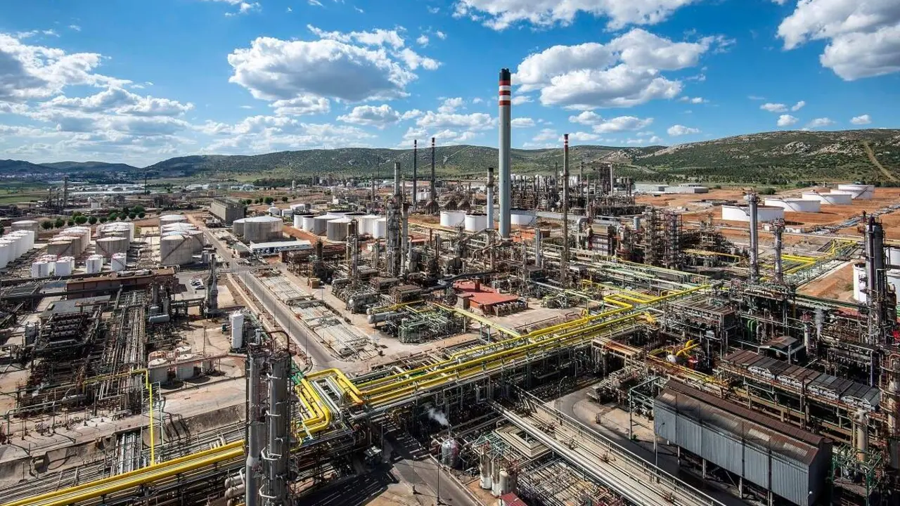 Repsol arranca la producci&oacute;n a gran escala de combustibles 100% renovables en Puertollano y consolida su liderazgo en descarbonizaci&oacute;n del transporte / Cedida