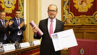 Fernando Alonso, presidente ISASTUR, recibe el premio Ingeniero del año 2019