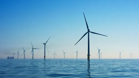 Asturias muestra su fortaleza en la energía eólica marina