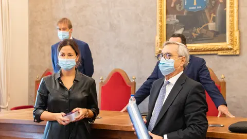 Paula Beirán, directora de Telefónica Asturias y Galicia, y Antonio Fernández-Escandón, presidente de Zitrón | Conecta Industria