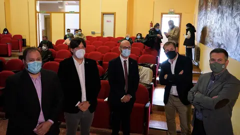 Ignacio Rodríguez Larrad, ponente de la Universidad de Aalborg; Borja Sánchez, consejero de Ciencia; Iván Aitor Lucas, director general de Innovación; Jorge Enríquez Rodríguez, de Vodafone España; y Rafael Ayestarán, director de la Cátedra Thin5G.