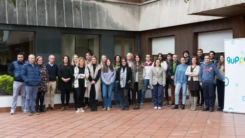 Fotografía grupal de las personas que componen el G. Junquera Marítima // Marta Martín Heres