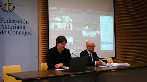 El consejero de Ciencia, Innovación y Universidad, Borja Sánchez, y el director general de Innovación, Investigación y Transformación digital, Iván Aitor Lucas