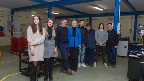 De izq a dcha: María García, Mireya Iglesias, Juan Martínez, Sonia de Miguel, José Manuel Collado, Dodo Bovnoschi, Pelayo Labrador y Enol Díaz / Marta Martín