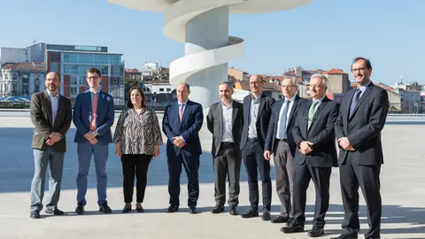 Charles Martin (ArcelorMittal R&D), Luis Pérez (Gonvarri I+D), Covadonga Carballo (WTECH), Orlando Simancas (Reneergy), Victor Martínez (IDESA), Julián Ruiz (CINNO), Miguel Ángel López (SATEC), Ricardo Sánchez (ADZ Tecnología) e Íñigo Felgueroso (IDONIAL) / Marta Martín