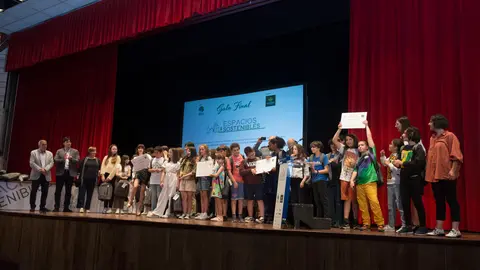 Ganadores, colaboradores y jurado de la gala final de Espacios Sostenibles / Marta Martín
