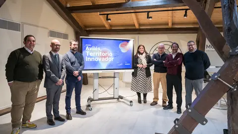 Marco Laucelli (Galeo), Iván Aitor Lucas del Amo (Gobierno de Asturias), Manuel Campa (Ayuntamiento de Avilés), Azahara González (Sialtrónica), Luis García (Trelia Data), Sergio Baragaño (ROOM2030) y Carlos Vega (Conecta) / Marta Martín