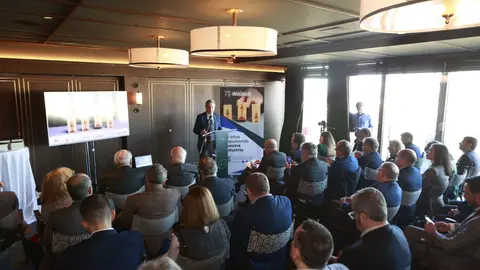 Andrés Gómez, segundo teniente de alcalde y concejal de Economía y Hacienda del Ayuntamiento de Puertollano durante el 75 aniversario del Consejo General de Colegios Oficiales de Ingenieros Industriales | Ingenieros Industriales.