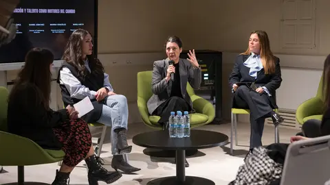 Las empresas asturianas apuestan por la innovación y la ciencia para lograr una sociedad del conocimiento / Marta Martín