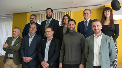 De izq. a dcha y arriba a abajo: Carlos Vega (Conecta), Jorge Torres (Oxiplant), Clara Rodríguez (SotySolar), Francisco Rodríguez (Aon), Marla Nieto (Conecta), Javier García (Oficina de Crecimiento Empresarial de Asturias), Ignacio Iglesias (Gobierno de Asturias), Jorge Enríquez (FADE), Rubén Hidalgo (CAPSA FOOD) y Antón Fernández (Naeco) / Marta Martín