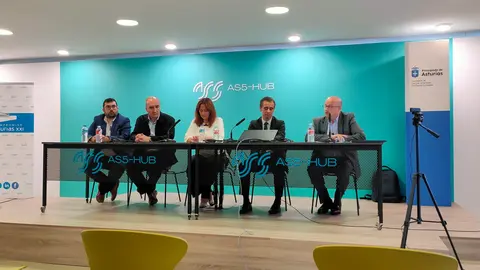 El panel de expertos que tuvo lugar durante la Jornada de Tecnología 'Impulso Europeo de la Estrategia Digital de Datos' organizada por Compromiso Asturias XXI junto a Cluster TIC y CTIC.