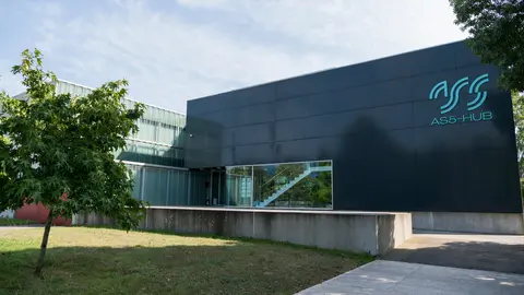 El edificio As5Hub, situado en el  Parque Científico Tecnológico de Gijón, tiene cerca de mil metros cuadrados distribuidos en dos plantas y se constituye como el primer laboratorio de innovación abierta de Asturias / Marta Martín.