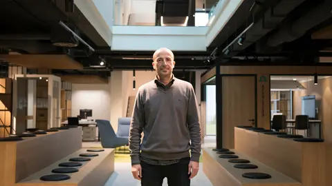 Pablo Fanjul, presidente de BioAsturias en el Edificio de la empresa Metrohm DropSens situado en el Parque Tecnológico de Asturias / Marta Martín.