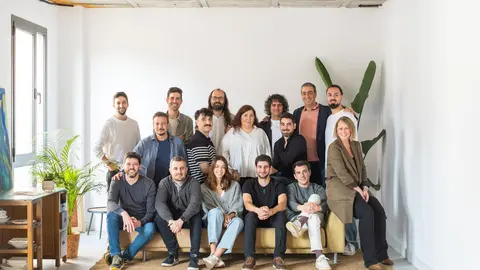 El equipo de Lessthan3 en sus oficinas de Schultz, en Oviedo / Foto cedida.