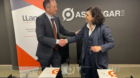 Asturgar SGR y Llana Consultores se alían para facilitar la financiación a las empresas asturianas