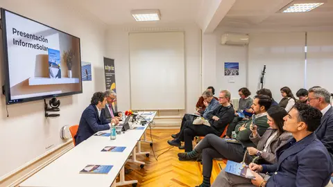 Acto de presentaci&oacute;n de la segunda edici&oacute;n del InformeSolar elaborado por SotySolar con el apoyo de la Uni&oacute;n Espa&ntilde;ola Fotovoltaica (UNEF), en la sede de esta &uacute;ltima entidad, en Madrid /