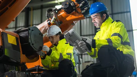 Ciberseguridad industrial: cuando una intrusi&oacute;n digital deja de afectar solo a los sistemas y comienza a comprometer producci&oacute;n, log&iacute;stica y continuidad operativa.