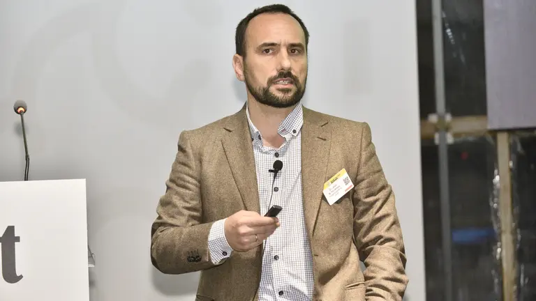 Jesús Fernández, Global ESC&PBB MFG Head en thyssenkrupp Elevator en una reciente ponencia