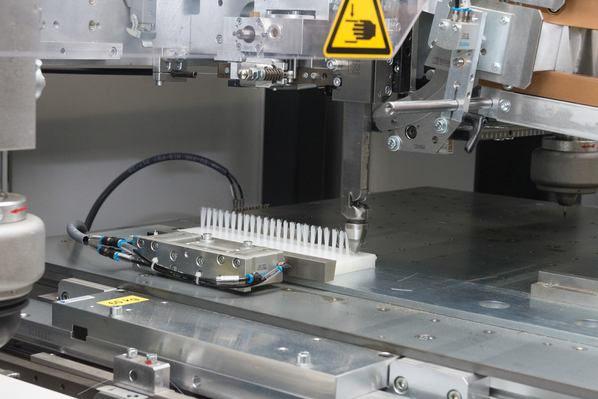 Detalle de la nueva máquina de fabricación que ha adquirido Sacema / Marta Martín
