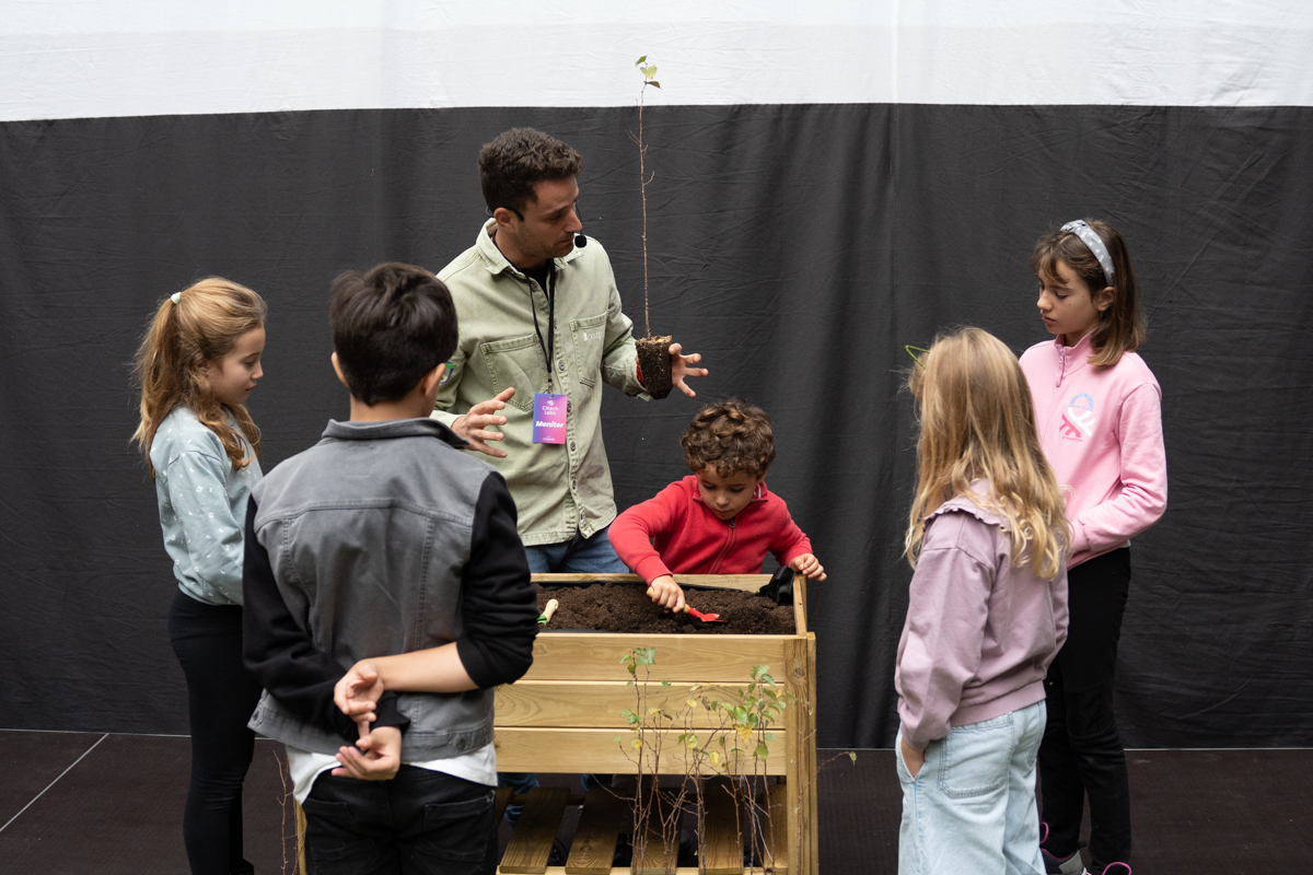 La empresa asturiana Bosquia ofreció el taller 'El futuro de nuestros bosques'