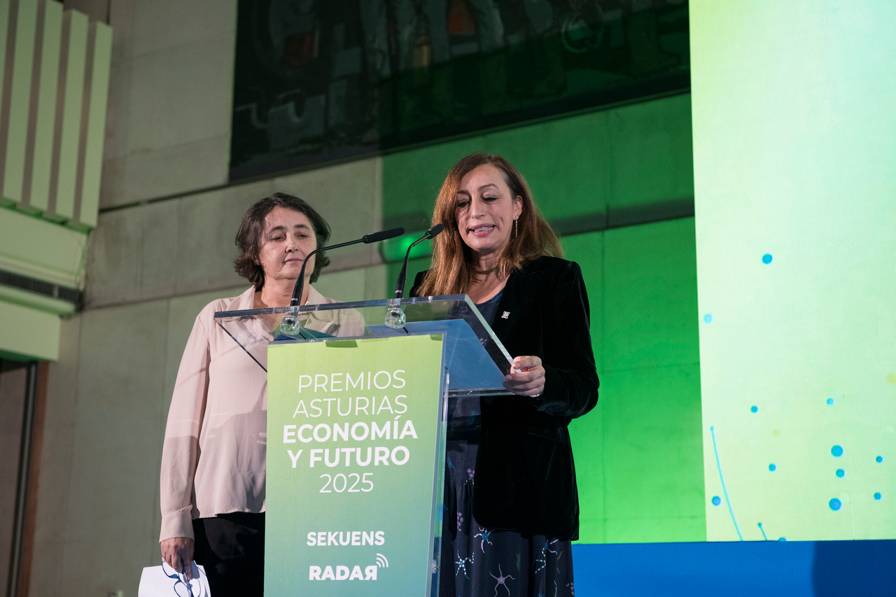María Fernández, delegada institucional en CSIC Asturias; y Ana Isabel Criado, vicepresidenta adjunta de Relaciones Institucionales del CSIC / Marta Martín