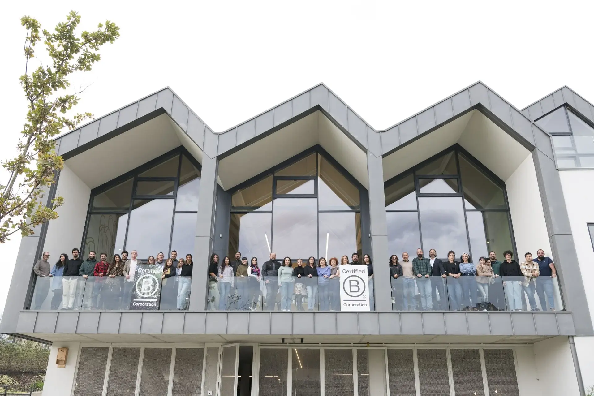 TAXUS MEDIO AMBIENTE se incorporó en 2025 a la comunidad B Corp, un reconocimiento ligado a estándares de impacto social, ambiental, transparencia y responsabilidad