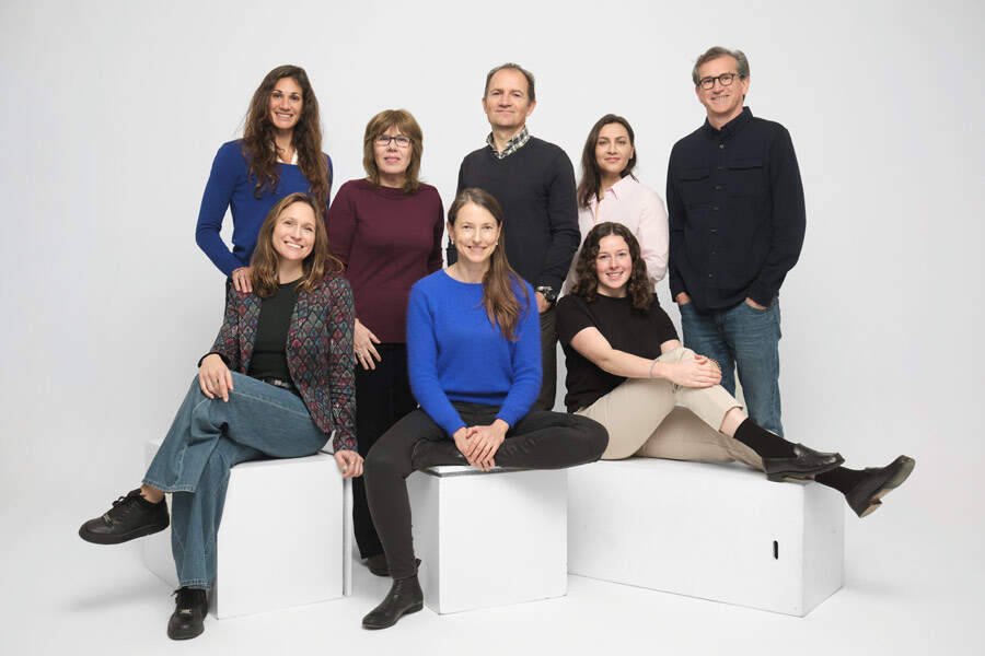 Pack2Earth, fundada en Barcelona en 2022, desarrolla materiales biobasados y compostables a temperatura ambiente para sustituir plásticos en envases complejos