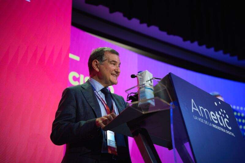 Francisco Hortigüela, presidente de AMETIC, durante su intervención en el 40º Encuentro de la Economía Digital y las Telecomunicaciones. Foto: AMETIC.