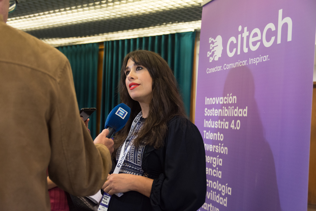 Susana Pascual, CEO de PixelsHub, atendiendo a los medios del V Congreso de Citech / Marta Martín